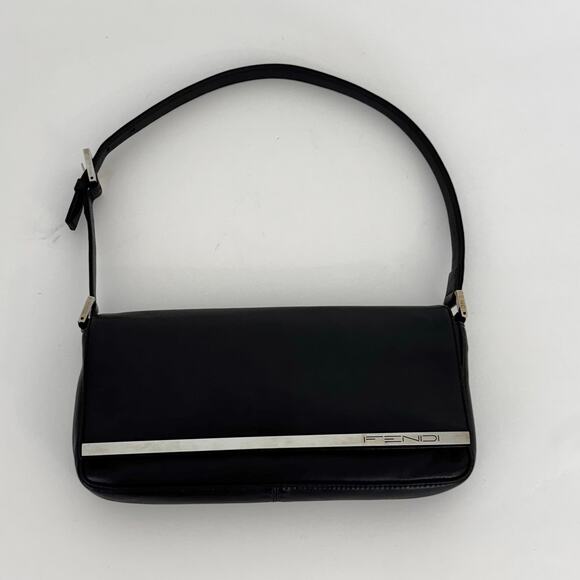 Fendi Vintage Leather Shoulder Bag in Black with Silver Logo Bar Authentic - Picture 3 of 16